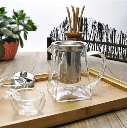 Pyramid-Shaped Borosilicate Glass Teapot with Steel Infuser 750 ML